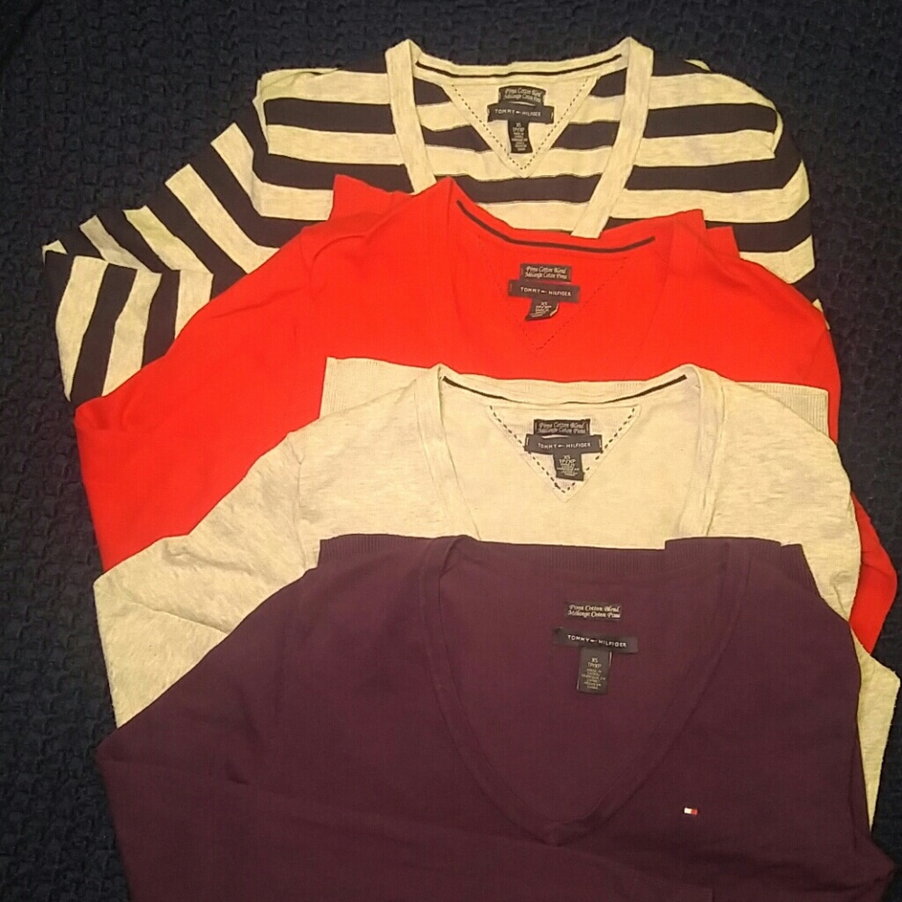 Bundle! 4 Tommy Hilfiger sweaters