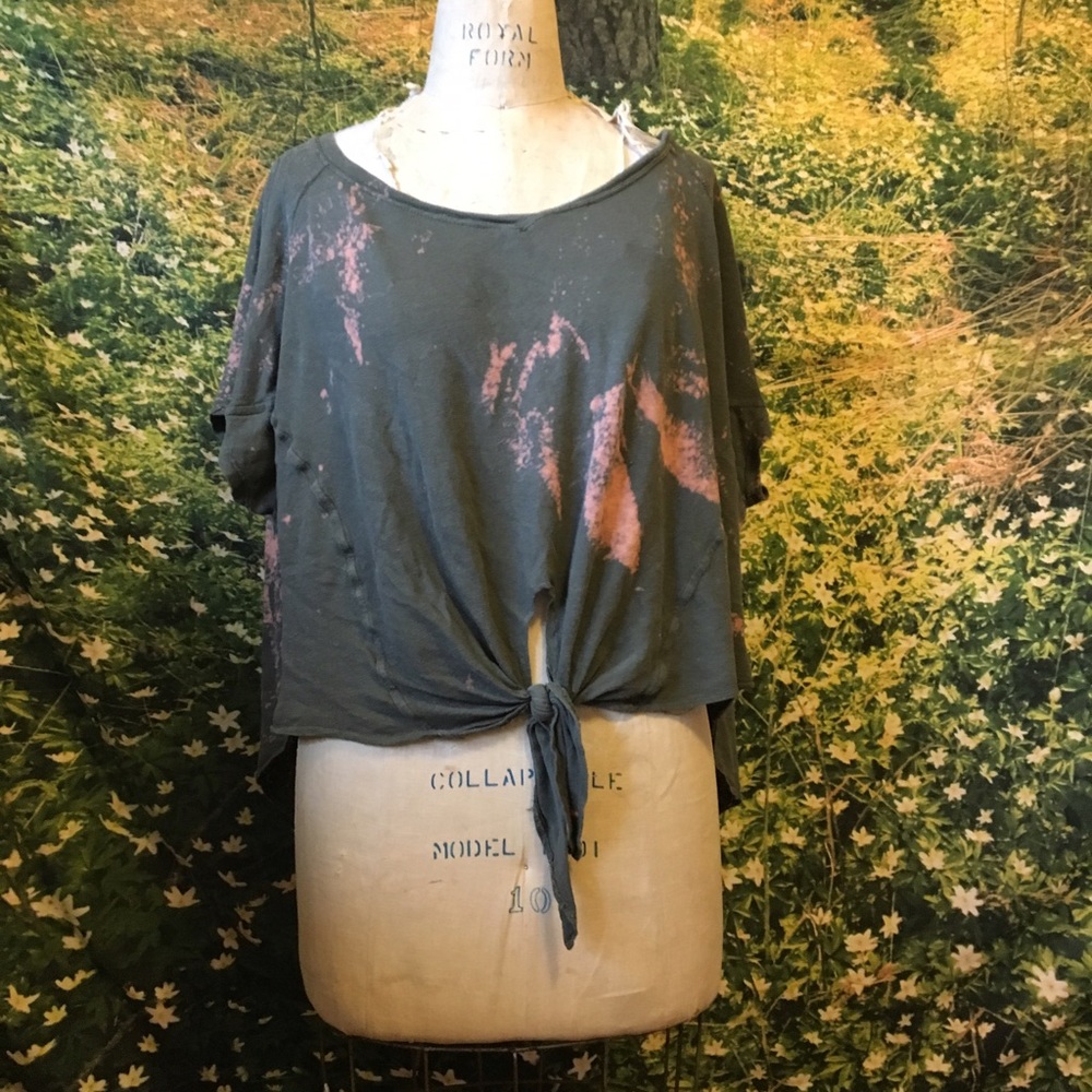 ~ green acid washed flowy shirt ~