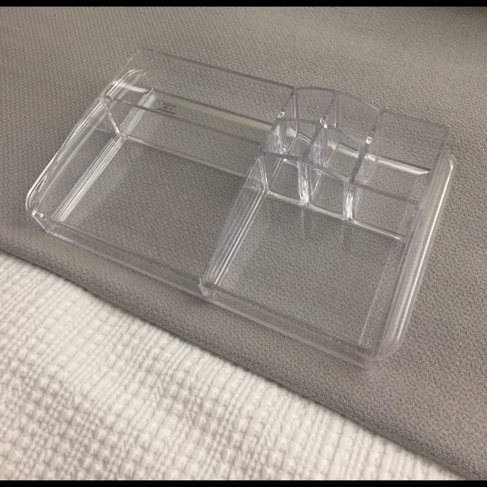 Large Clear Acrylic Makeup Organizer