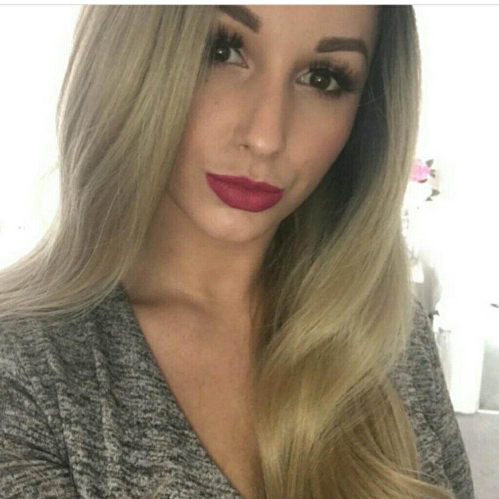 Blonde Beauty Full Lace Front Wig - Picture 2 of 3