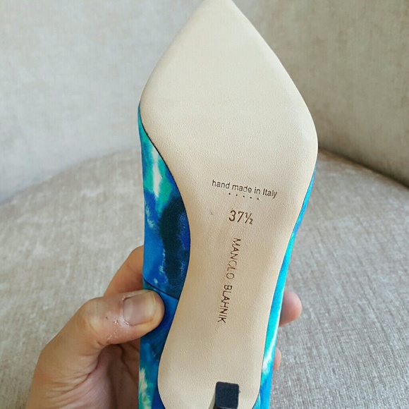 NIB Manolo Blahnik Blue Fabric BB Pumps - Picture 2 of 8