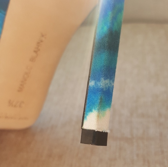 NIB Manolo Blahnik Blue Fabric BB Pumps - Picture 7 of 8