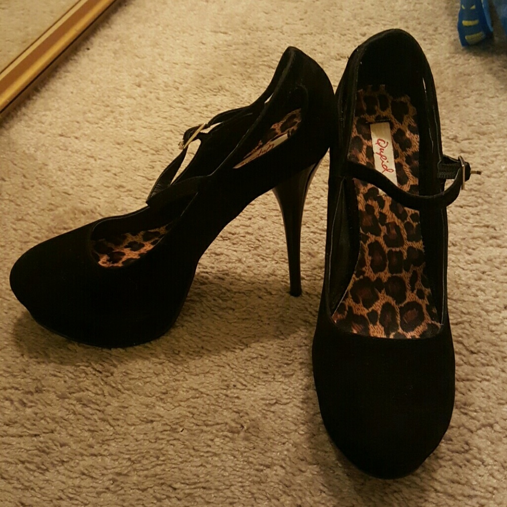 Dainty Mary Jane Heels