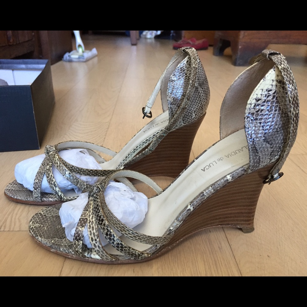 Fake snake skin wedges, 38