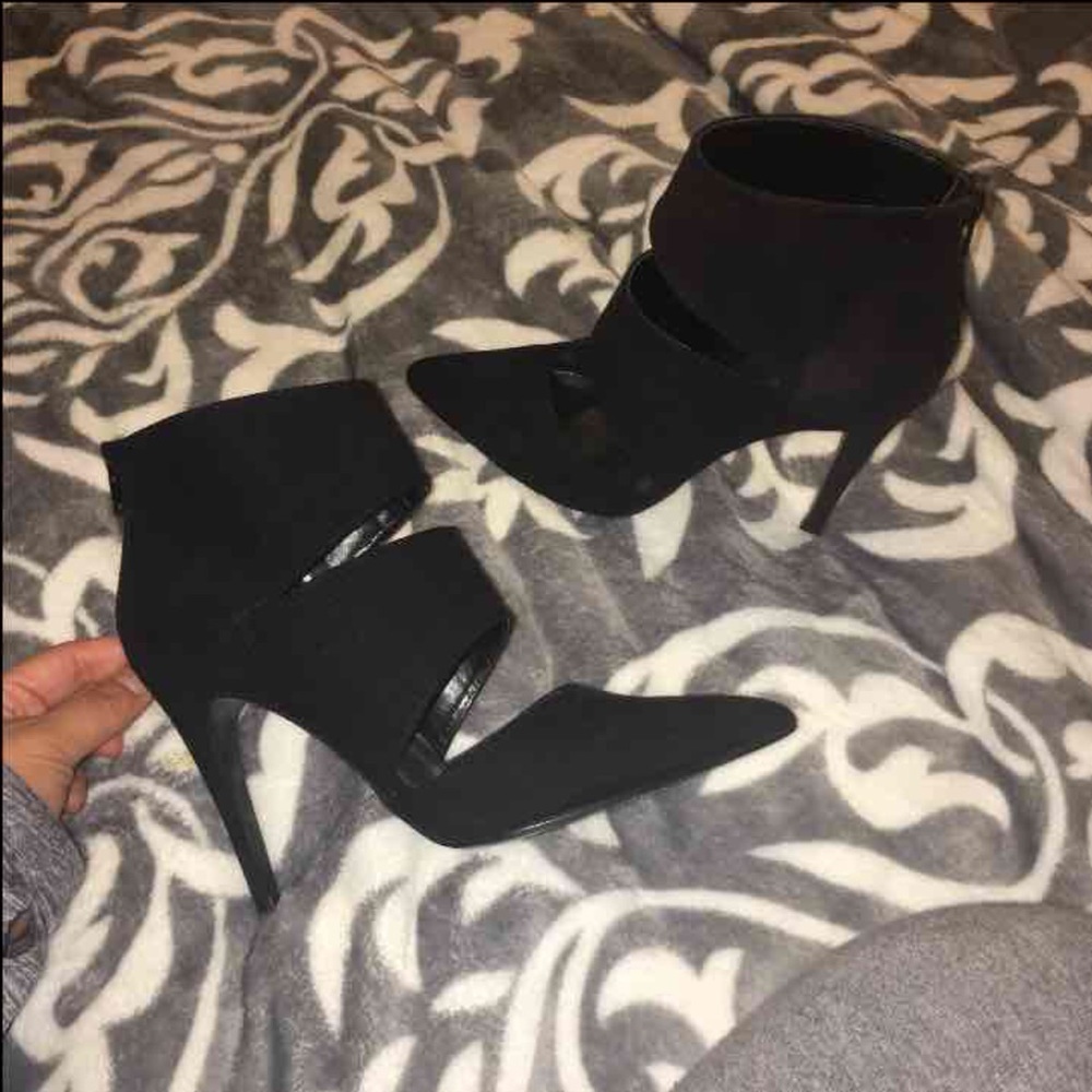 SEXY BLACK STRAPPY HEELS