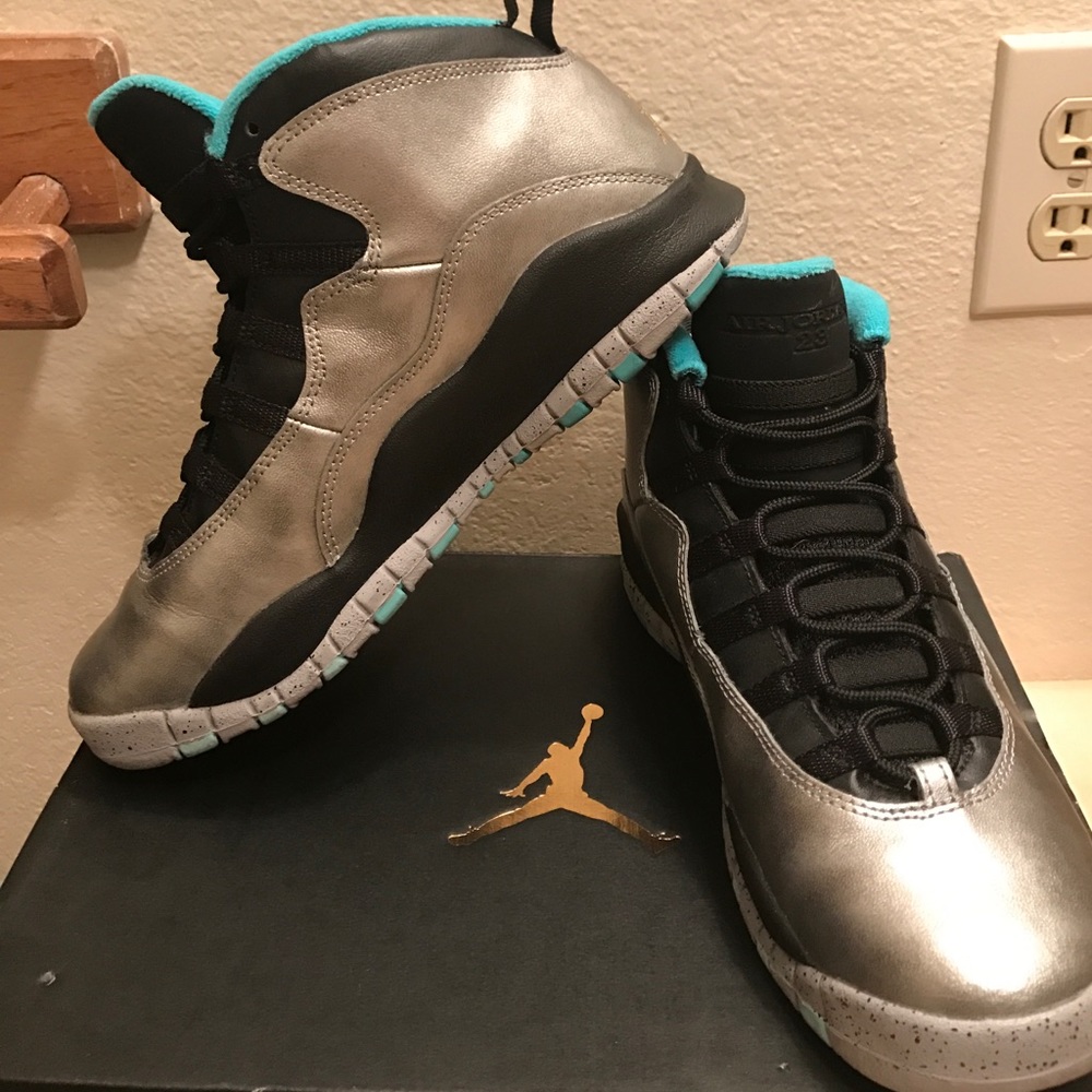 Air Jordan Retro 30th BG Dust/Metalic Gold-Black