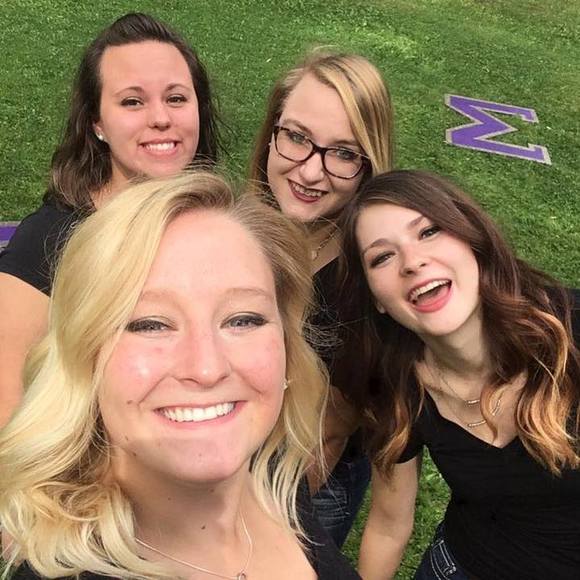 Meet your Posher, Mikaela - Picture 1 of 1