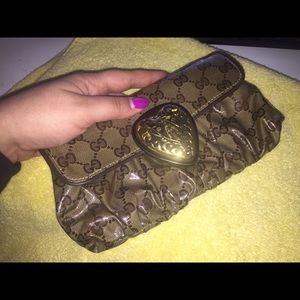 Like New Gucci pochette - hysteria Collection