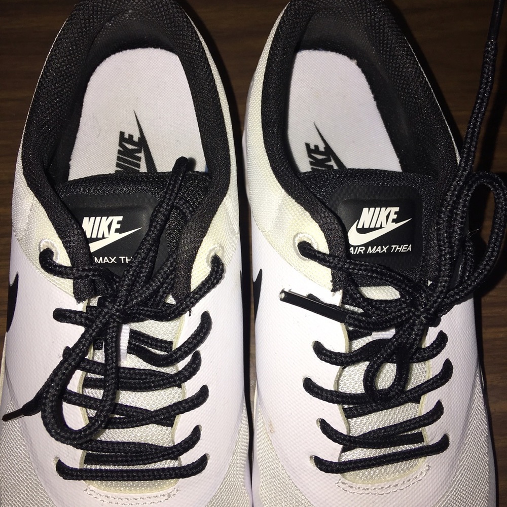 Nike Air Max Thea . View 3
