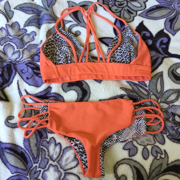 Acacia awapuhi top, Molokai bottoms in mangosteen - Picture 2 of 2