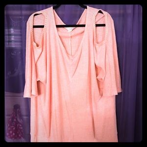 Stretchy peep-shoulder top