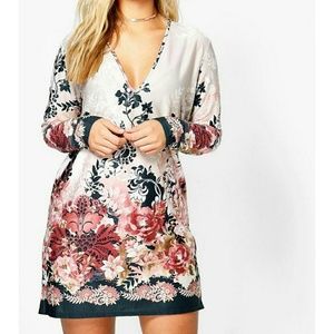 *Final Price* Nwt...Gorgeous floral shift dress