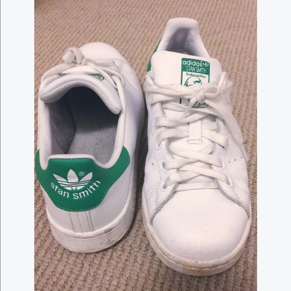 Selling Adidas Stan Smith NEGOTIABLE