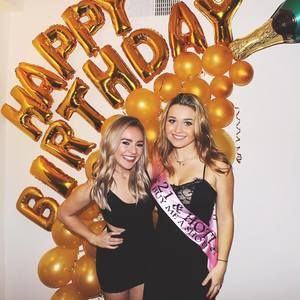 Meet your Posher, Dayna