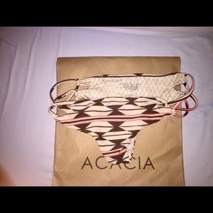 Acacia Medium Kauai Tribal Bottom