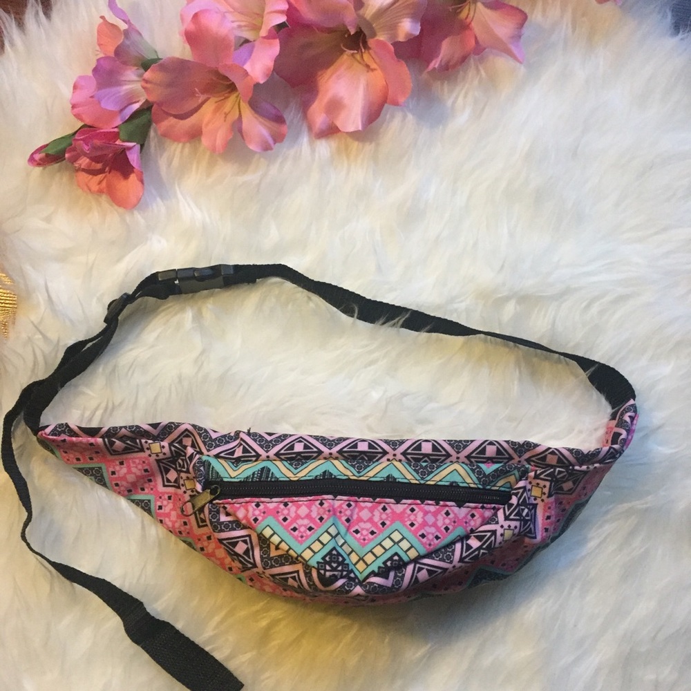👩🏾‍🎤 Aztec Print Fanny Pack👩🏾‍🎤 - Picture 5 of 6