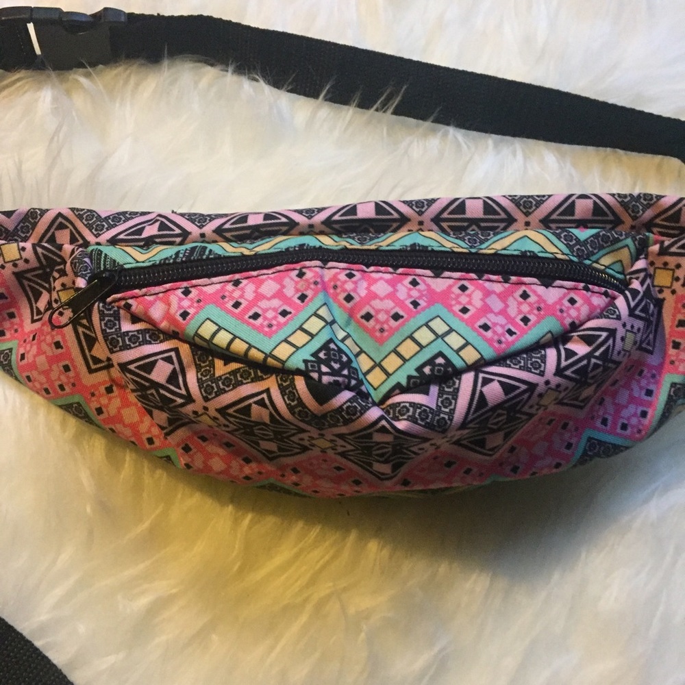 👩🏾‍🎤 Aztec Print Fanny Pack👩🏾‍🎤 - Picture 6 of 6