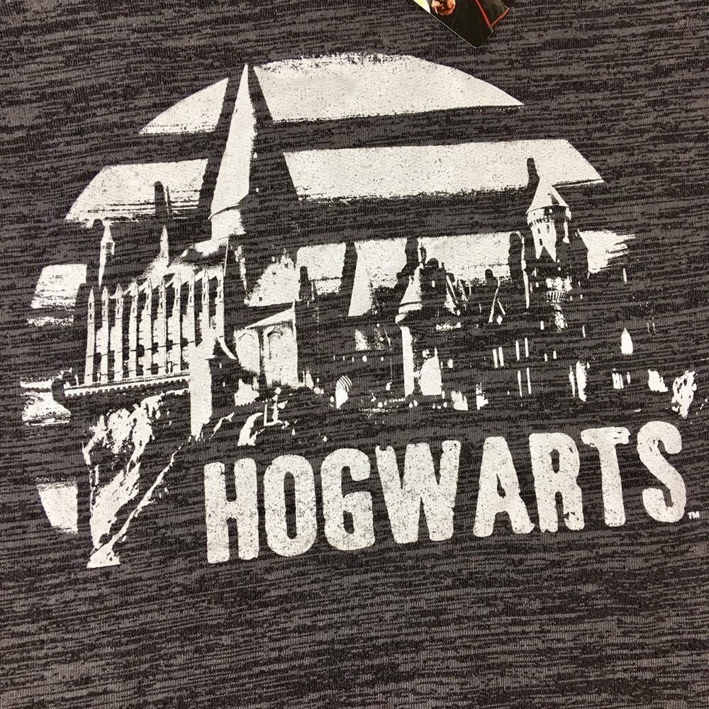 NWT - Harry Potter "Hogwarts" Long Sleeve T-Shirt - Picture 2 of 4