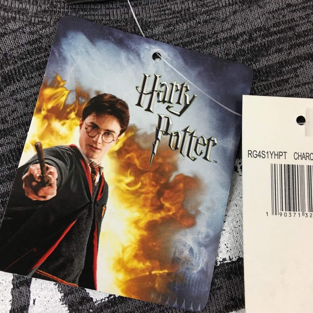 NWT - Harry Potter "Hogwarts" Long Sleeve T-Shirt - Picture 4 of 4