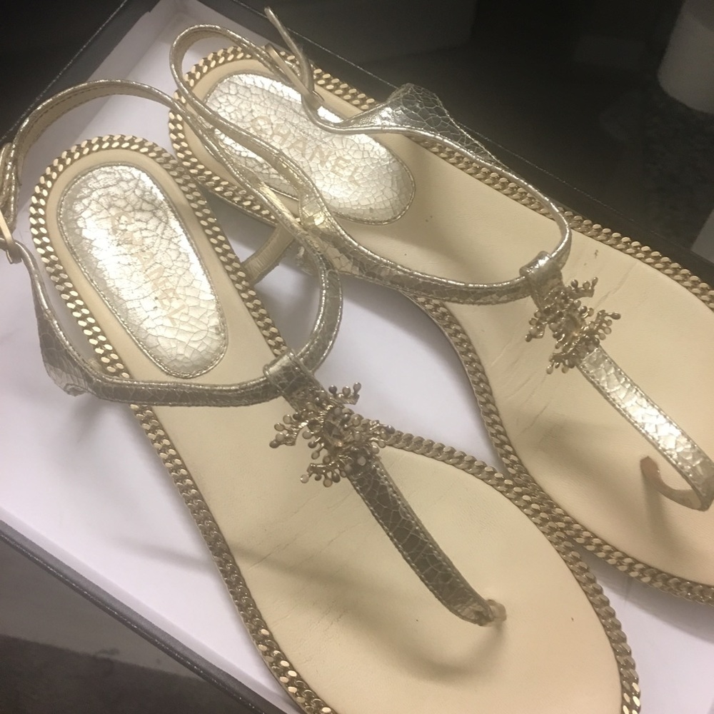Chanel woman's sandals