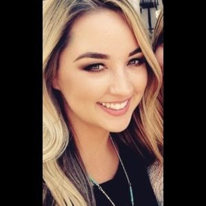 Meet your Posher, Mikayla