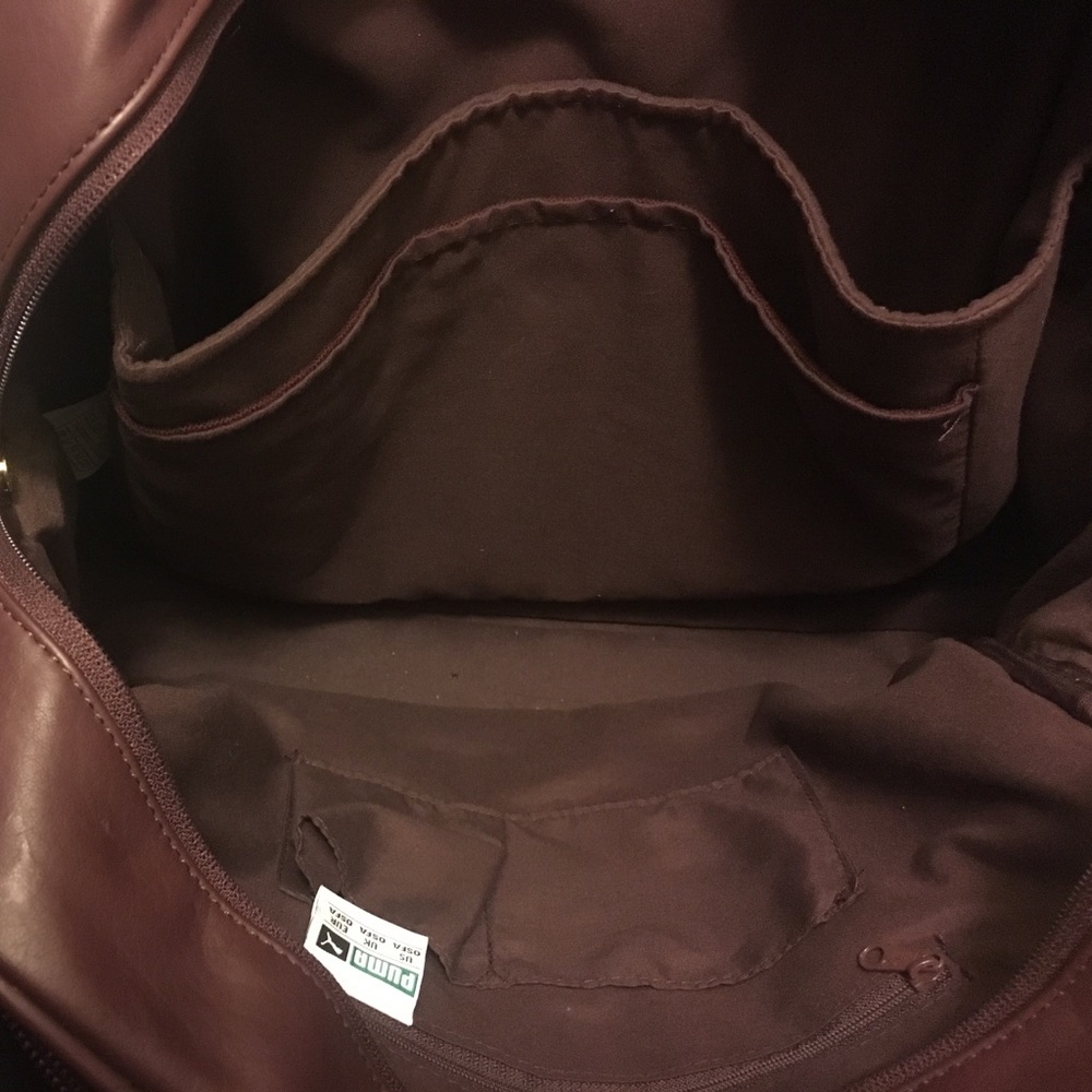 Puma bag compartments