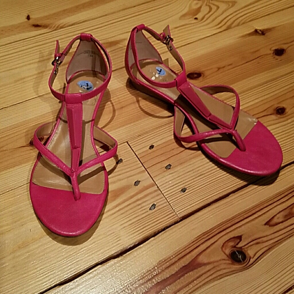 Kristen Davis Pink Sandals 7.5M