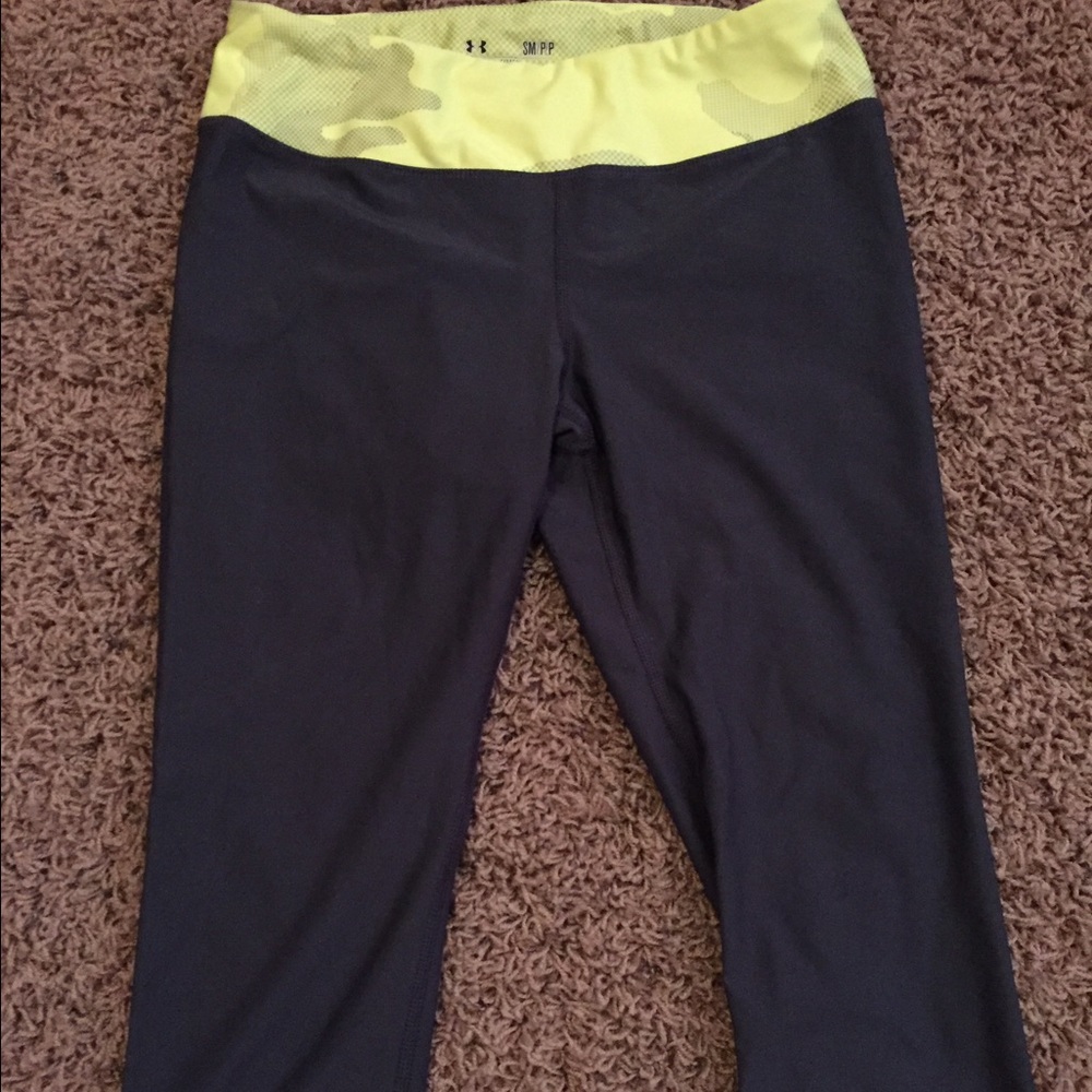 Under Armour cropped leggings