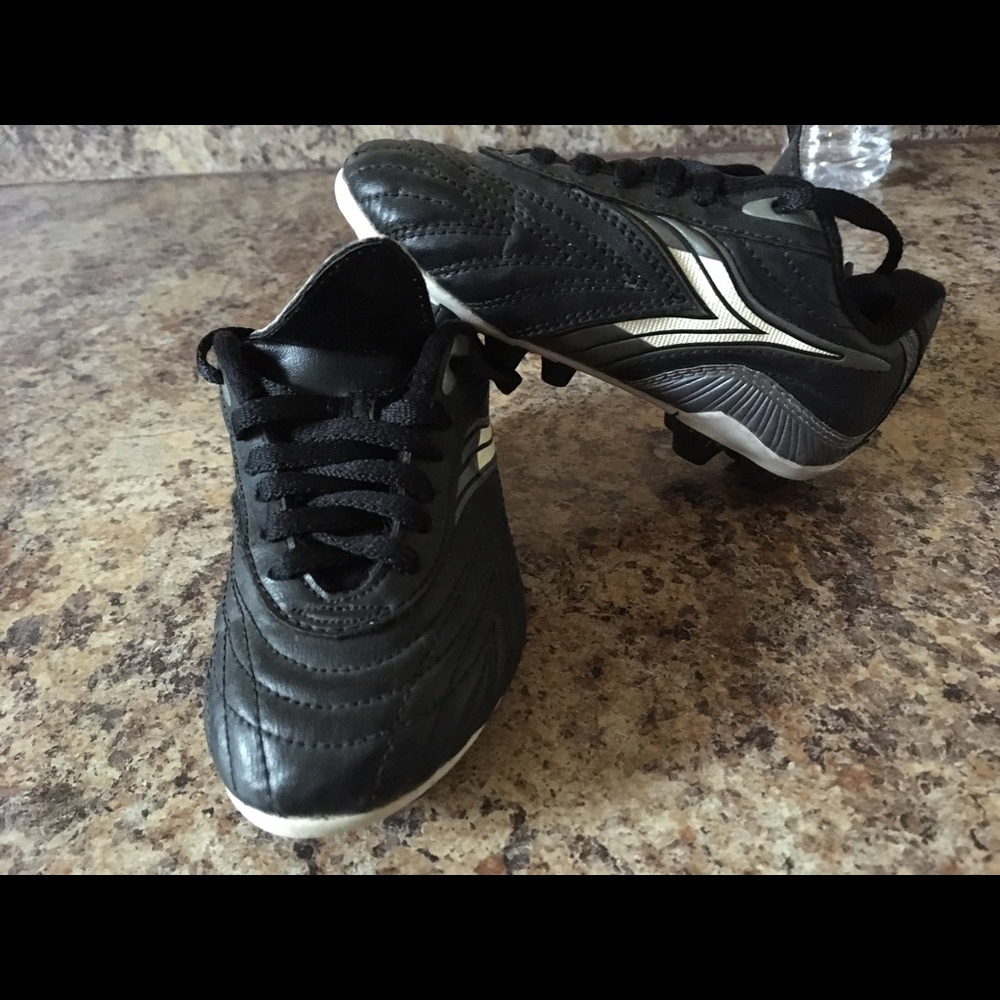 Diadora kids cleats size 9