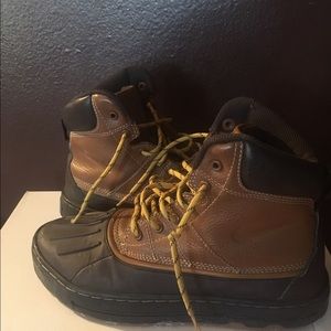 Nike water resistance boots