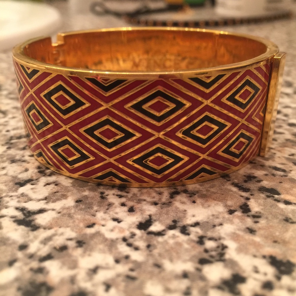 Vince Camuto hinge bangle