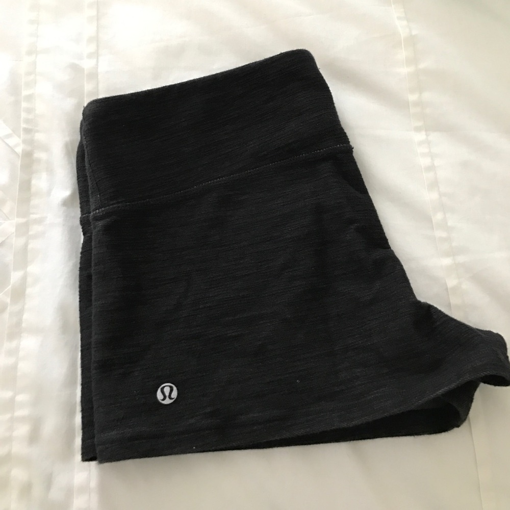 EUC Lululemon shorts