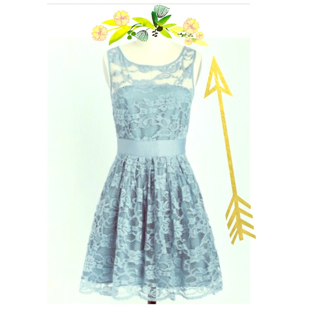 ModCloth dress gray lace, high neck size 4