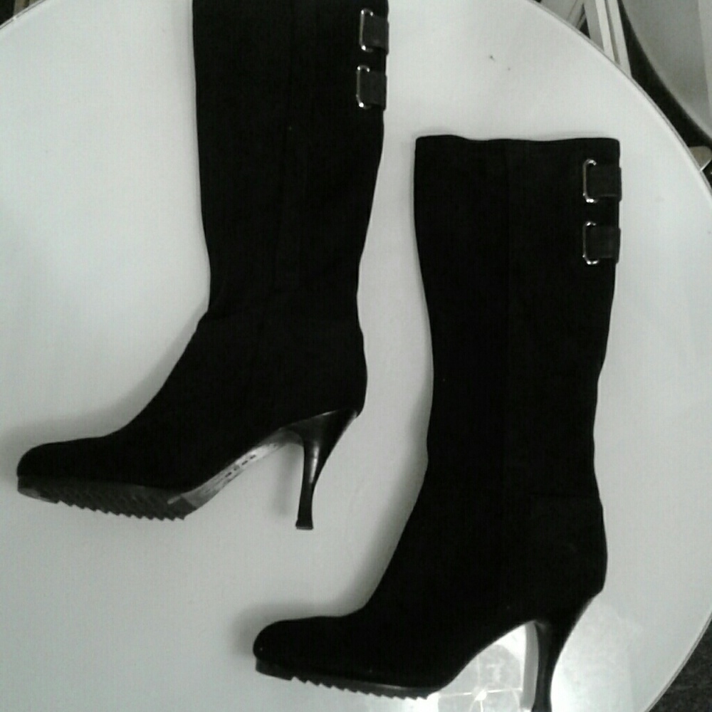 BCBG GENERATION knee- high suede boots NWOT 9.5