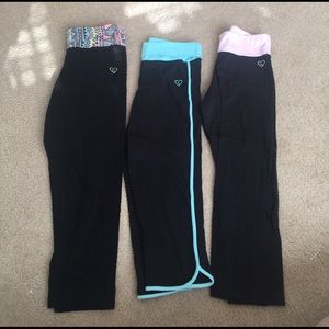 3 pairs of Aeropostale brand crop yogas