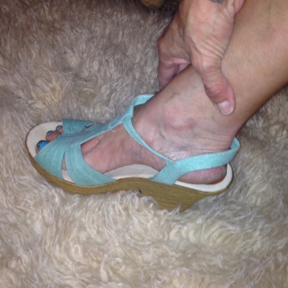 Sandals - Picture 2 of 3