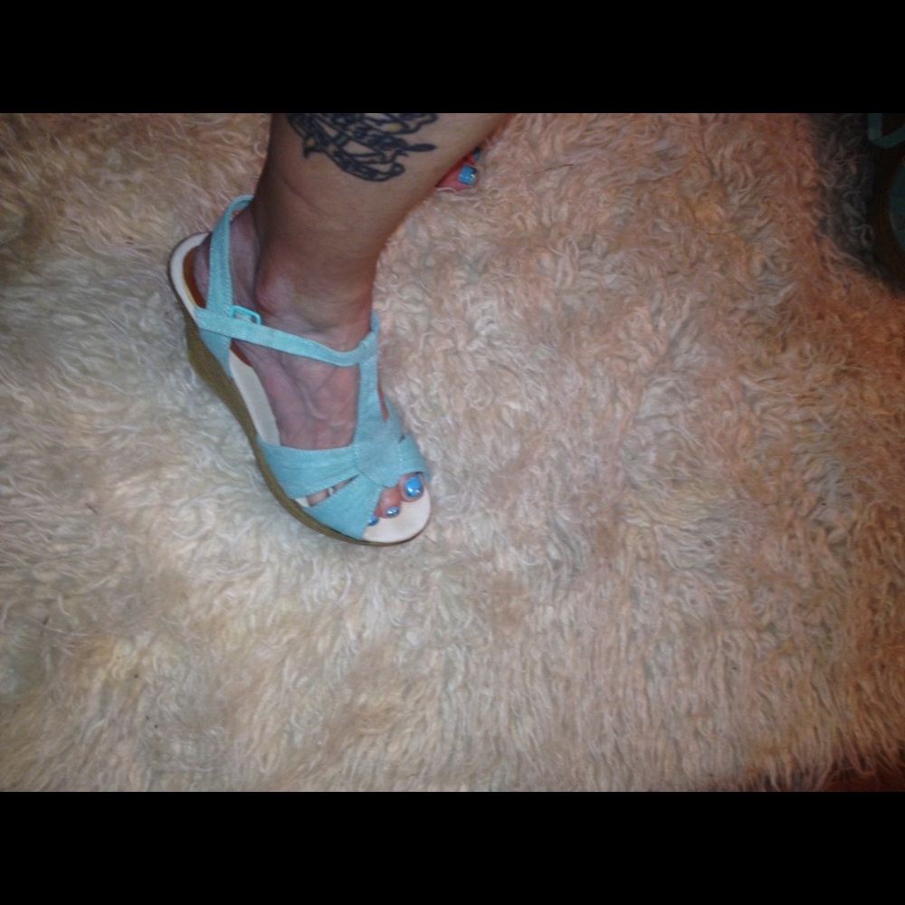 Sandals - Picture 3 of 3