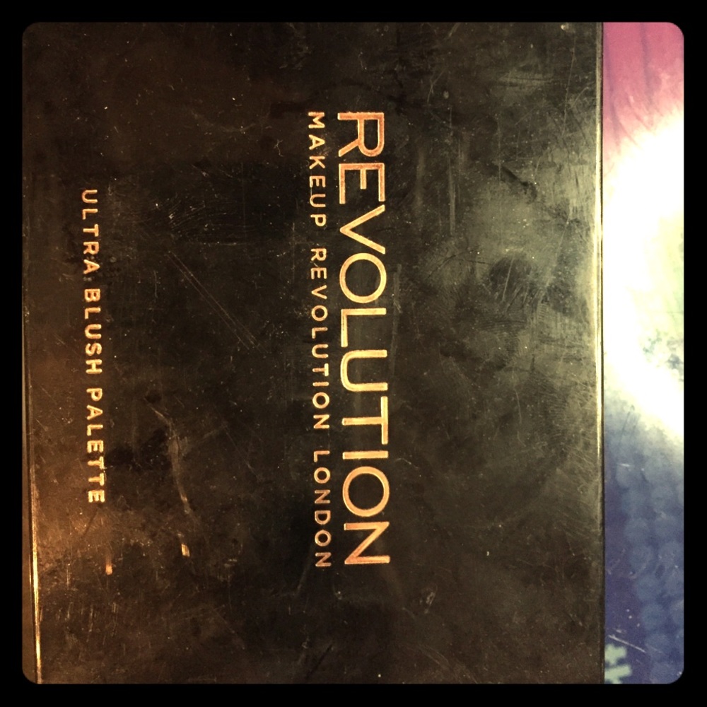 Revolution make up