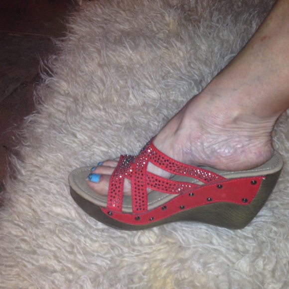 Wedge sandals - Picture 2 of 3