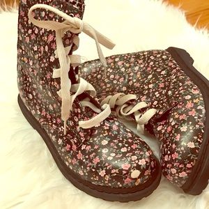 Like new Arizona combat boots