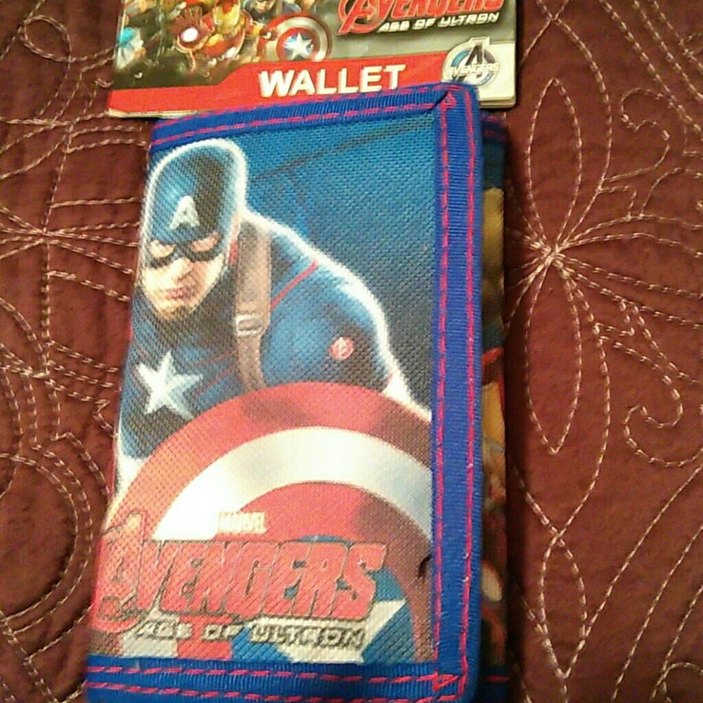 Nwt boys Captain America wallet