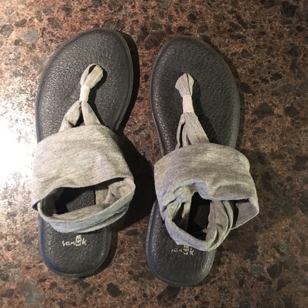 Sanuk size 8 yoga slings
