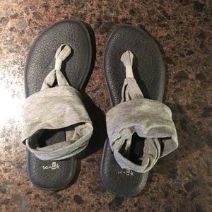 Sanuk size 8 yoga slings