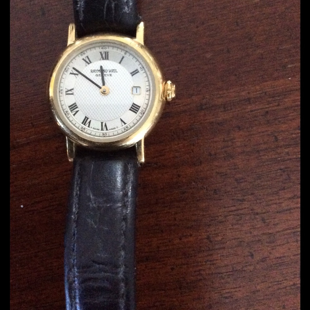 Watch - Picture 2 of 3
