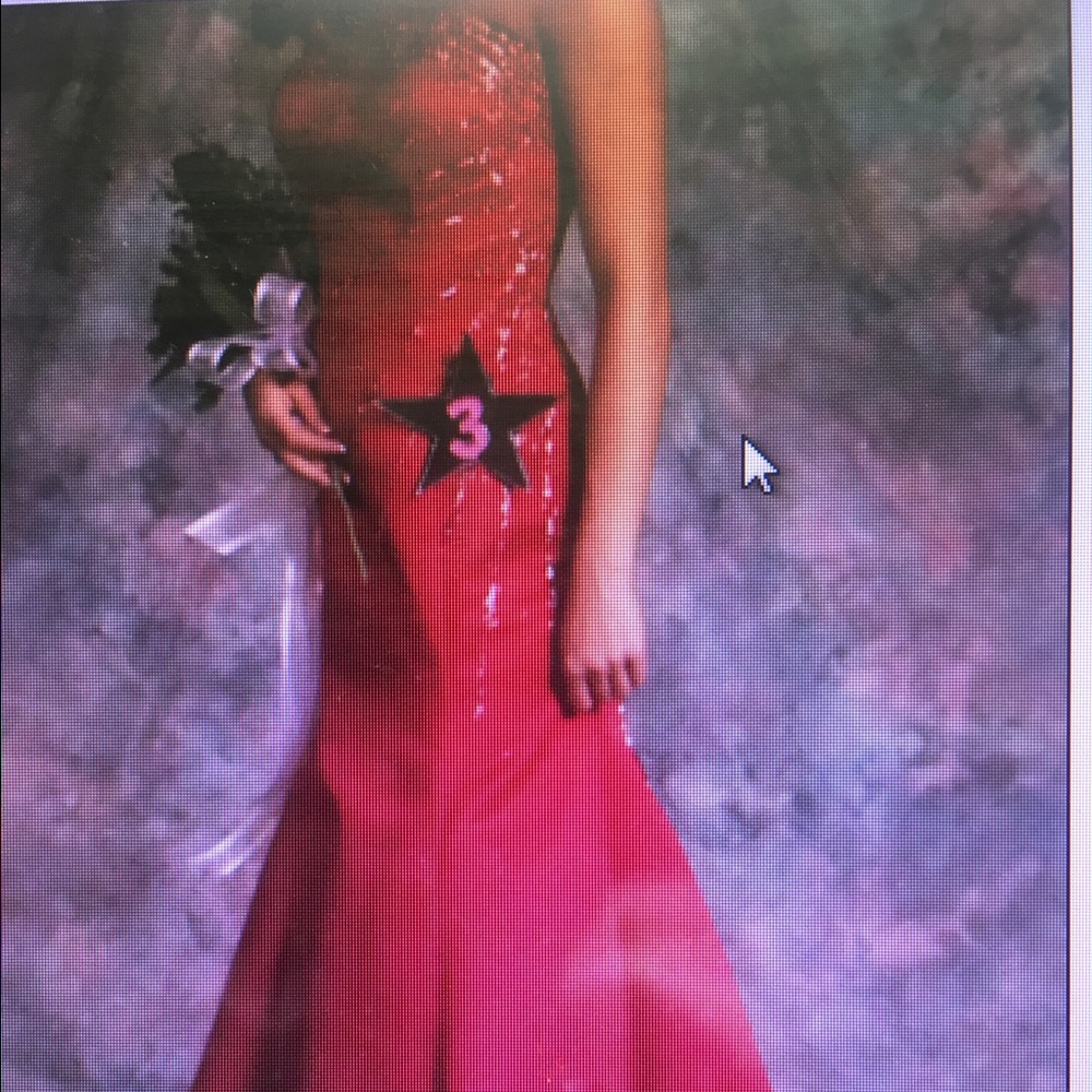 Beautiful red sparkly prom dress size 0-2