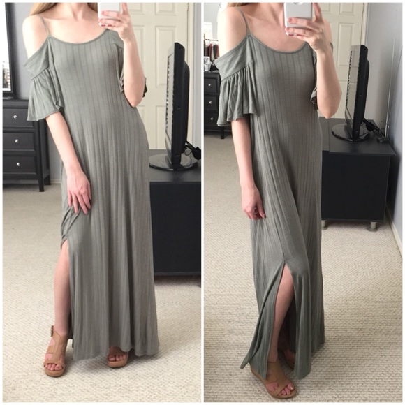 Dresses & Skirts - LAST ITEM▫Sage Boho ColdShoulder Maxi Dress w/Slit