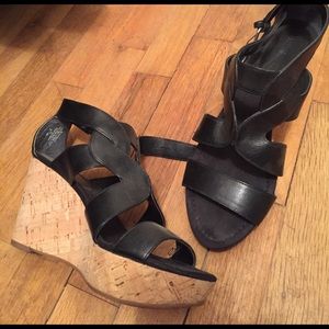 Black wedges
