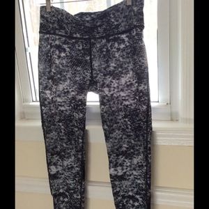 Under armour leggings, M