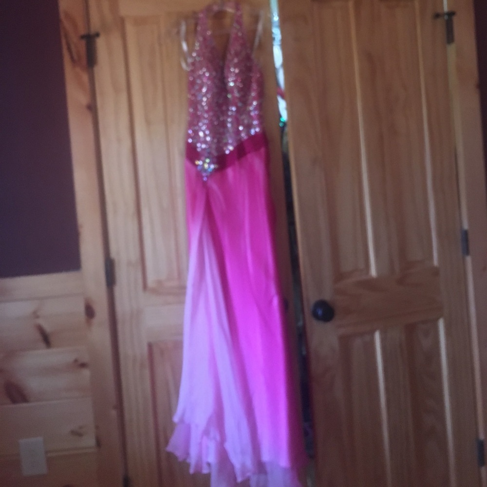 beautifulest prom dress I have ever seen size 0-2