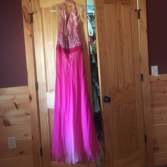 beautifulest prom dress I have ever seen size 0-2 - Picture 2 of 2